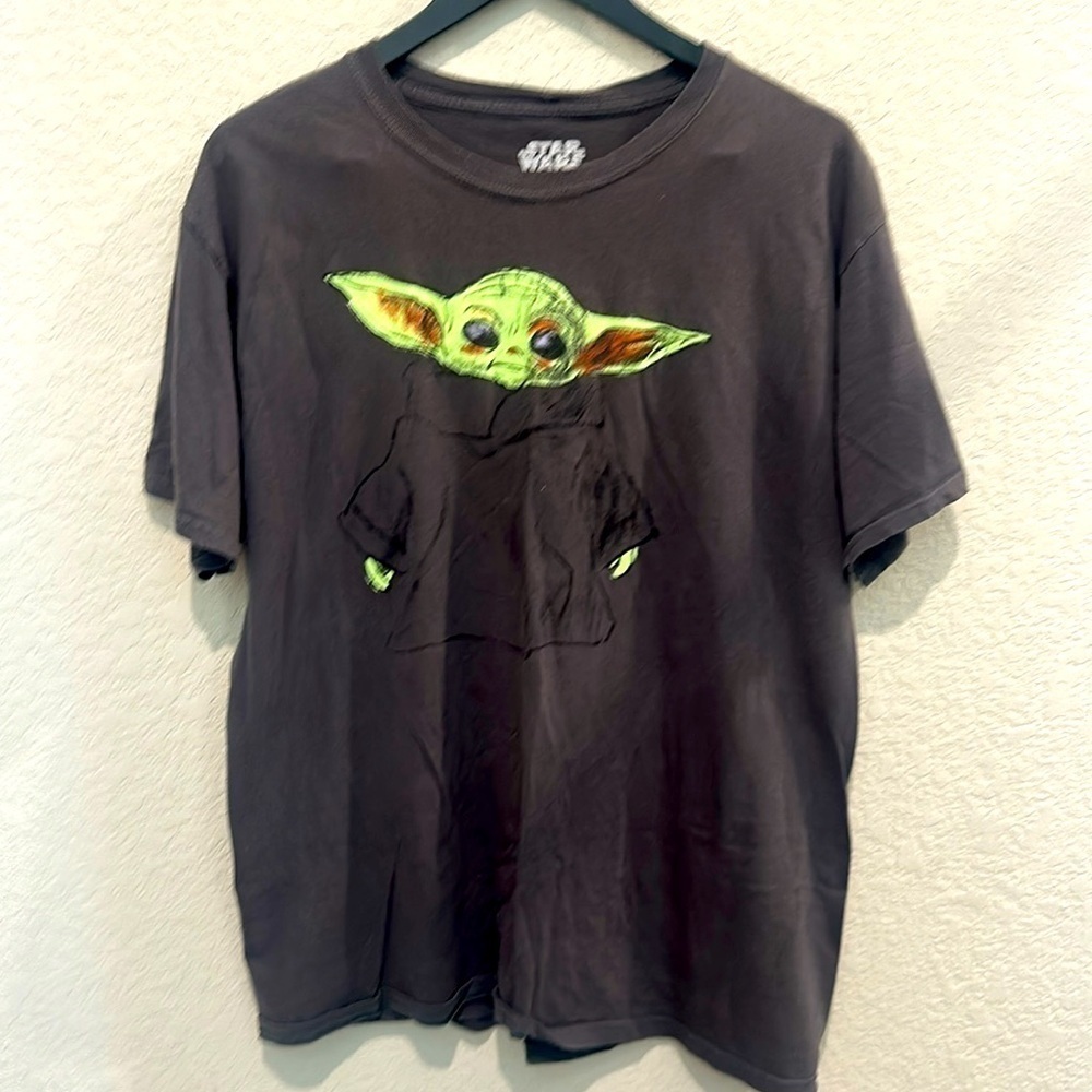 Large baby yoda t shirt